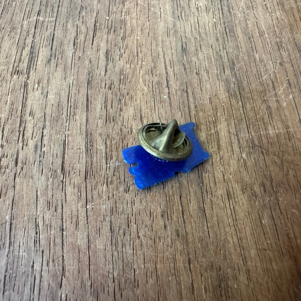 Vintage Miller Lite‎ Plastic Blue Silver Lapel Hat Pin Brooch